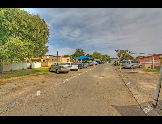 3 BEDROOM TOWNHOUSE FOR SALE IN BLOUBOSRAND